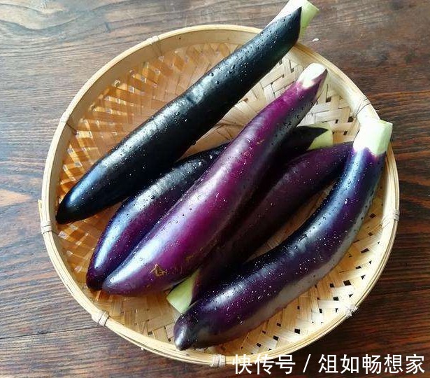 茄子蒂别再扔掉了，教你茄子蒂妙用，用打火机烧一烧，实用又省钱