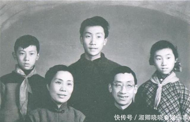 输光|半生赌半生藏,他用15年输光200亿,35岁却成为中国首席鉴定专家