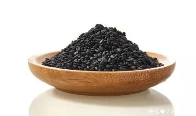 经常便秘的人，不妨改善一下饮食，常吃5种食物，或能帮你排便