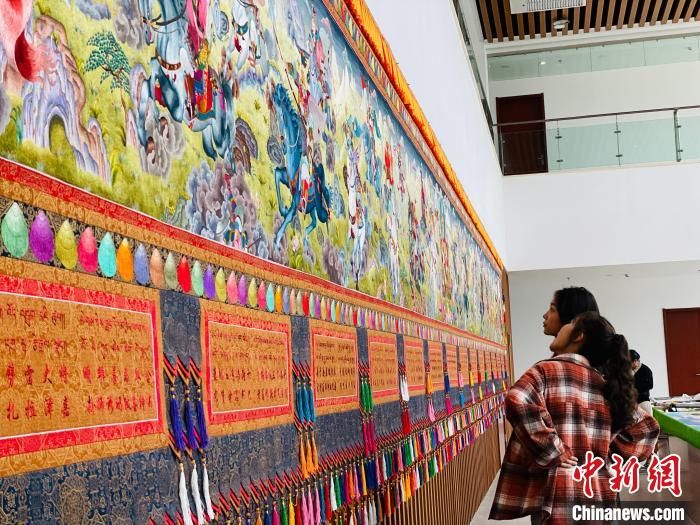 论坛|格萨尔史诗藏绣长卷亮相“GAO-YUAN非遗论坛”