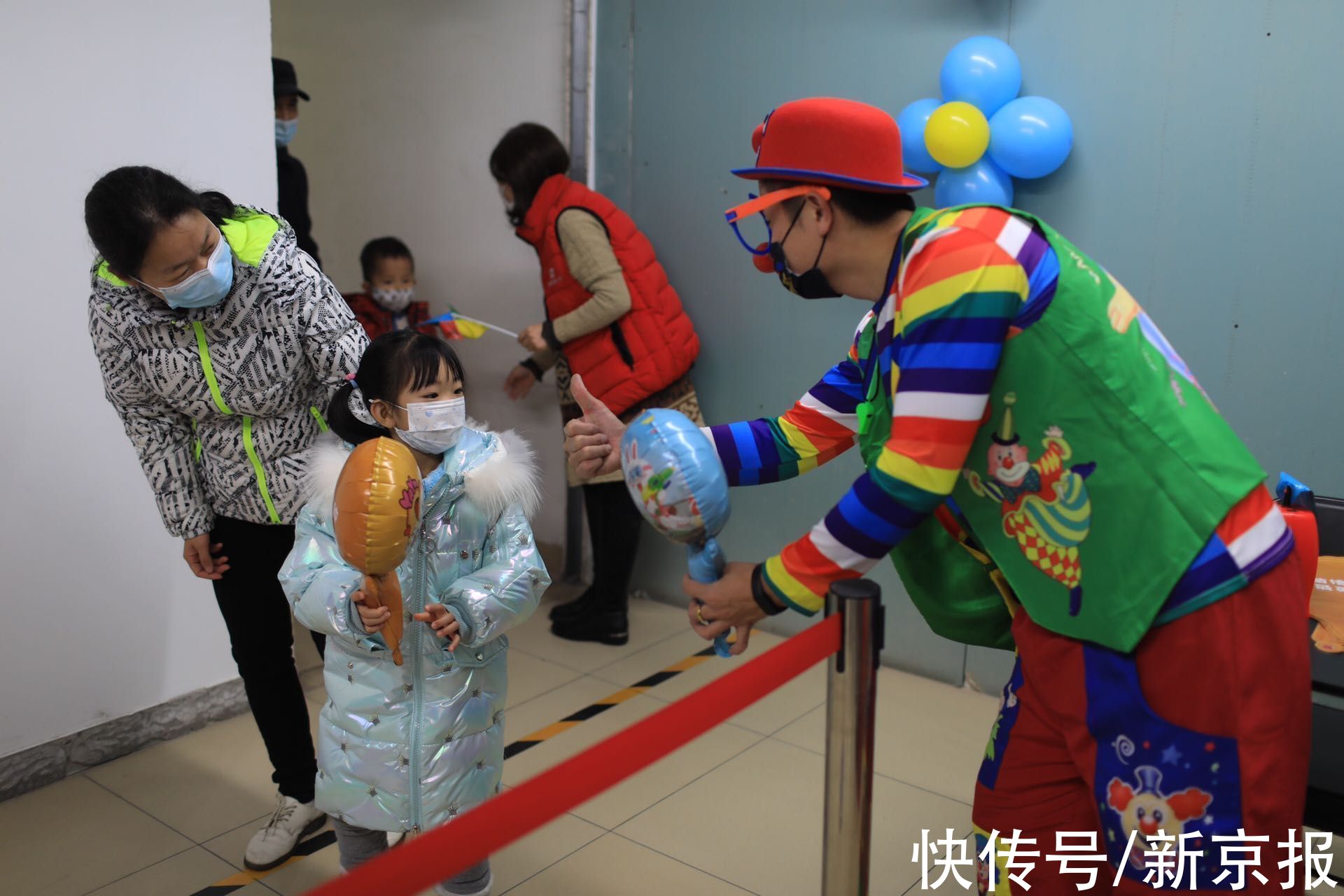 防疫|北京海淀开设儿童新冠疫苗接种专场，萌娃获颁防疫小勇士证书