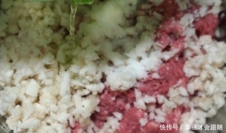 肉丸子加点它,香嫩不柴不油腻,又当菜又当饭,好吃得停不下来!