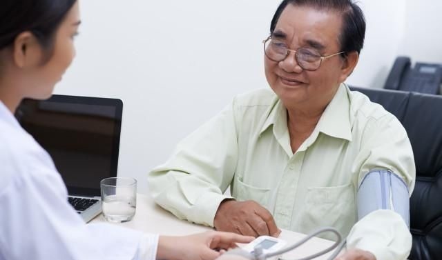 高血压患者|高血压“怕”一种水，提醒坚持喝，血压逐渐稳定，早知早受益