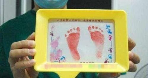 宝妈|新生儿出生后为啥医院要留“脚印”？医生轻易不说，父母要有数