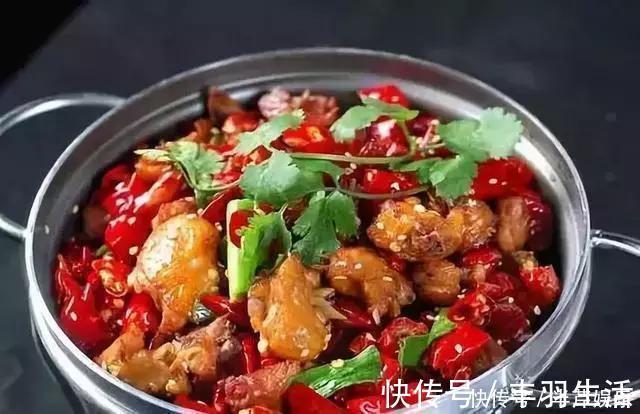 千页豆腐|朋友来家吃饭做了几道下饭菜，每道都蒜苗炒油豆腐，一上桌就抢吃