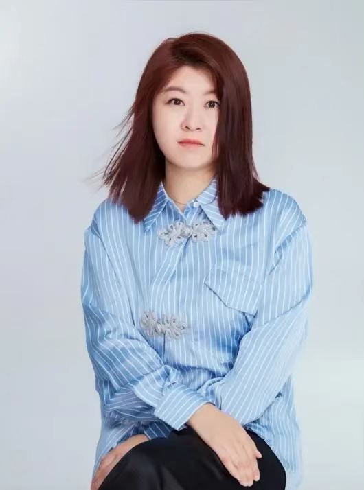 贾玲在综艺节目中情商太高,经常曝出金句,比如“既生大何生小”