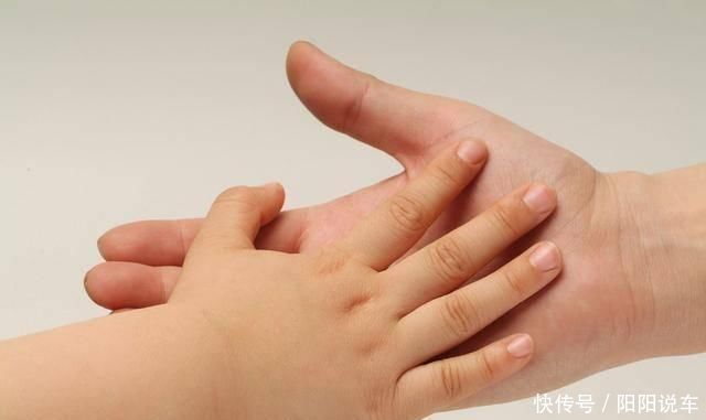 小手|孩子聪明不聪明,从手上就能看出来,智商的高低就“写”在手上