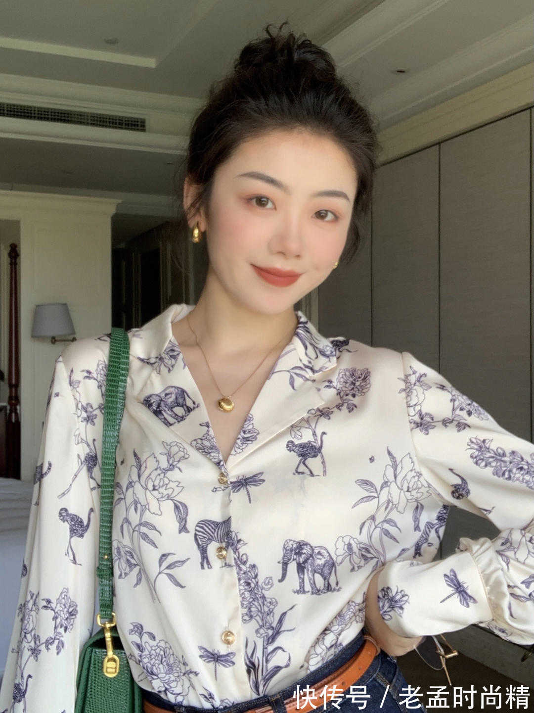 半身裙 衬衫怎样搭复古又显气质?紫色衬衫搭配半身裙,时髦精致还温柔