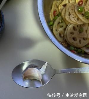 夏日素菜菜谱，香辣藕片，简单美味营养，超下饭，适合夏天