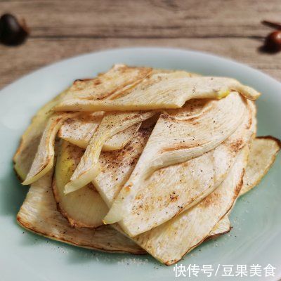 几块钱做一道铁板茭白，竟比外卖还好吃