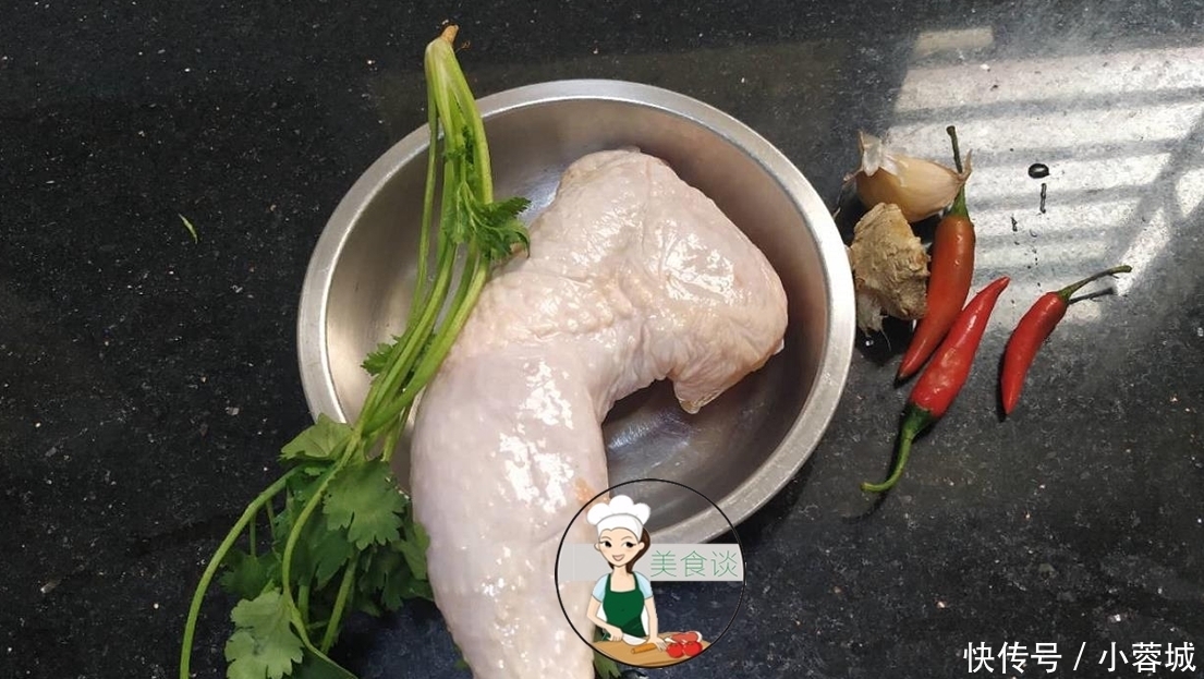 凉菜|夏天,儿子最馋此凉菜,比热菜更早光盘,鲜香开胃,一人吃一大盘