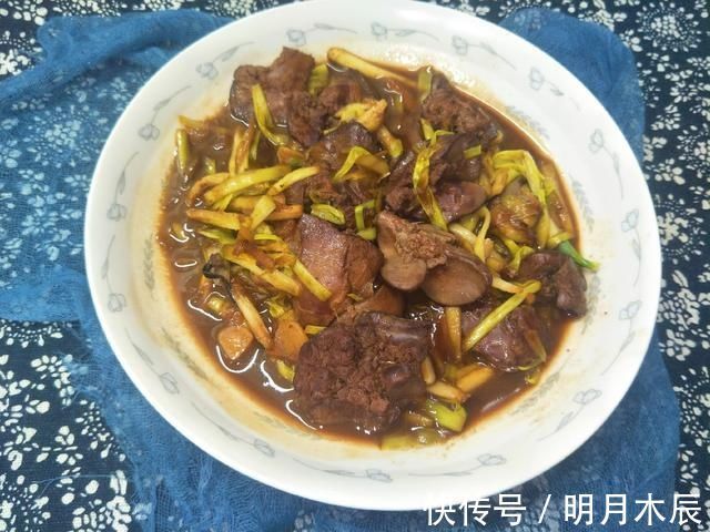 蒜黄|鸡身上的好吃部位，1块5一斤，2块钱做一大盘，肉味香浓好吃