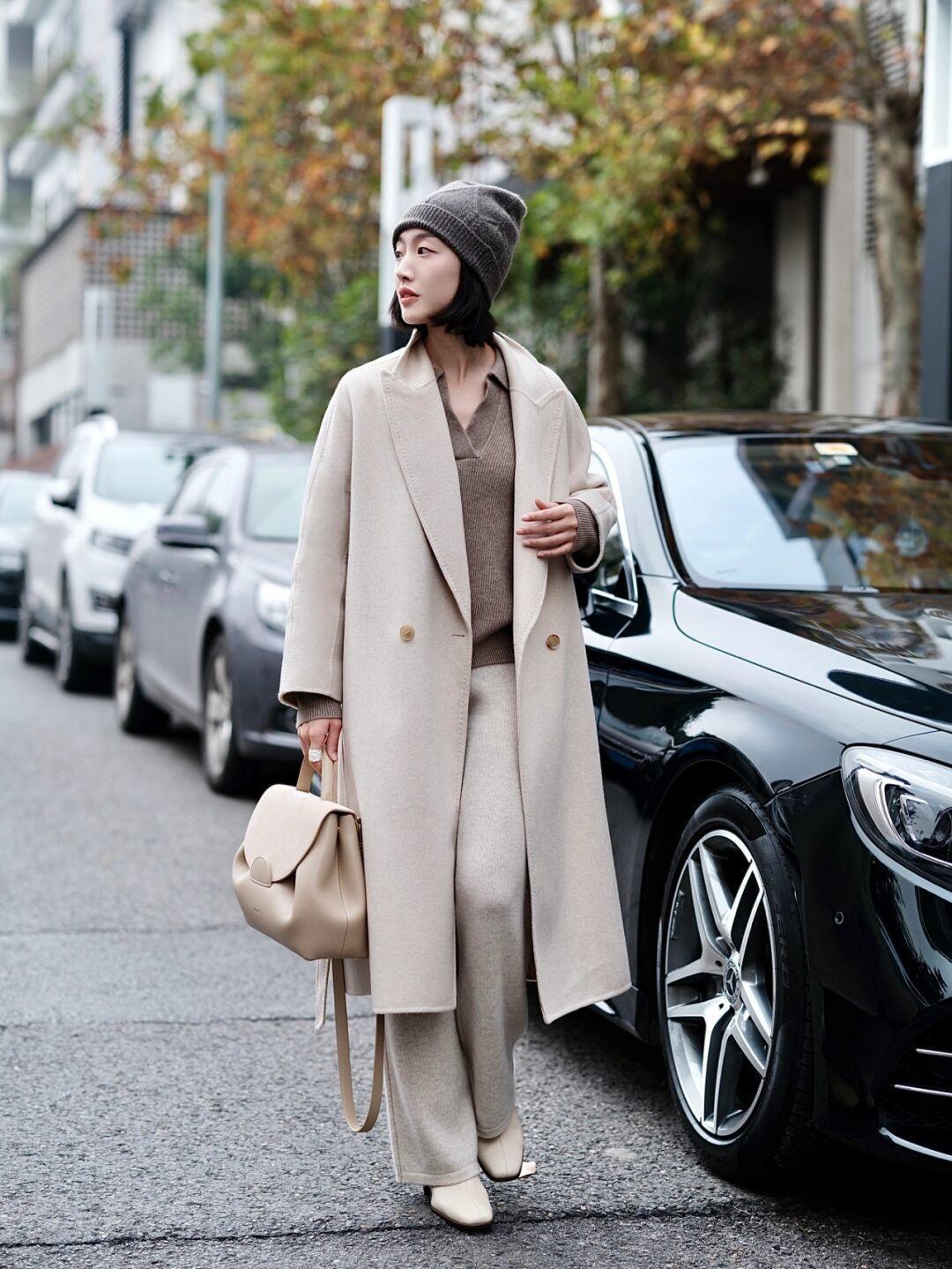 斗篷 天冷后火了一种外套,叫“大衣”,结合上打底衫,温暖优雅又洋气
