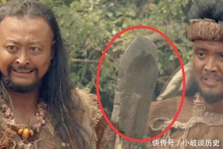 清朝侍卫或者武士为何喜欢把刀反过来佩戴,这么做有什么好处和坏处?