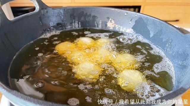 最近空心豆腐泡火了,教你各个空心鼓大泡的小秘诀,吃一次忘不了