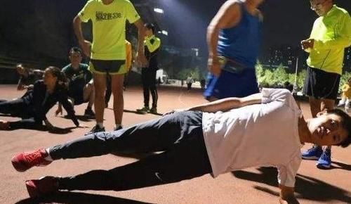 有氧运动|为什么我们需要多做无氧运动?这4个好处,是有氧运动所不及的