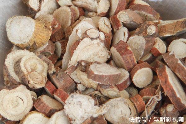 喝黃芪水的好處有哪些?每天喝一杯黃芪水的人,會發(fā)生哪些變化?