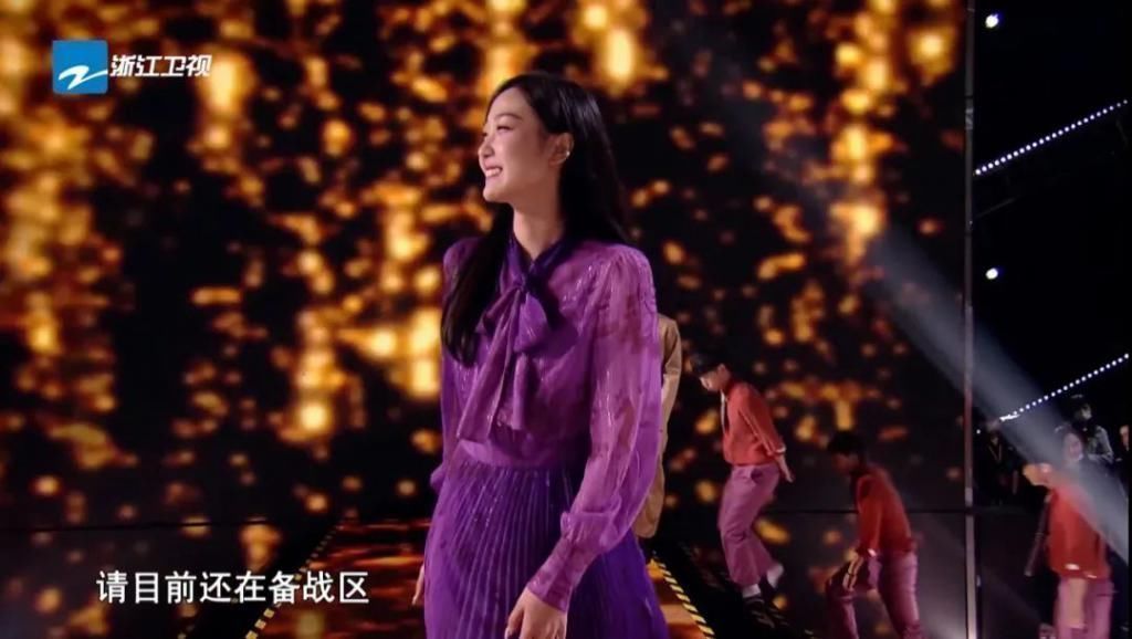 战队|老外将巨大弹力球从大坝扔了下去，毫发无伤，网友：球的质量真好！