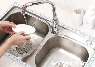 卫生间|去表姐家借住,一进卫生间就呆了,这样布置真高级,拍下来照着学