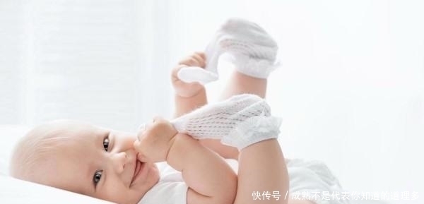 父母|婴儿期有这些表现的宝宝,将来一定很智商高,看看你家的孩子有吗