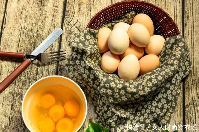 水煮蛋|水煮蛋,懂的人从来不用冷水泡,记住一个小妙招,蛋壳一敲就脱落