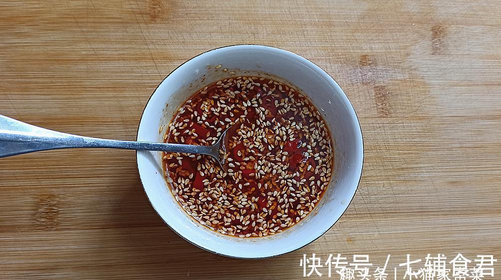 小猫|红薯叶别只会炒,教你一个好吃做法,营养又味美上桌大家抢着吃