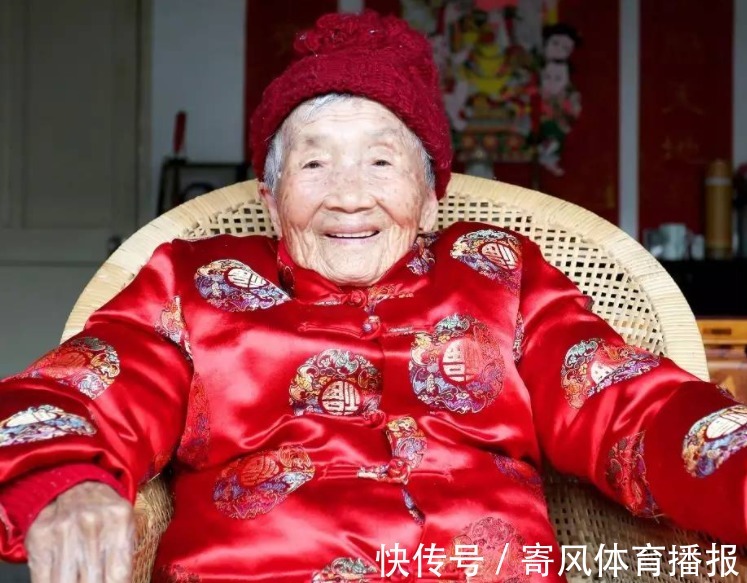 骨密度|104岁老人,年轻像54岁,长寿秘诀不是多运动,而是这3件事