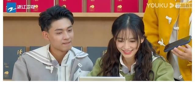 《奔跑吧》李晨連線鄧超貌似對方在錄節(jié)目，兩檔節(jié)目要夢幻聯(lián)動？