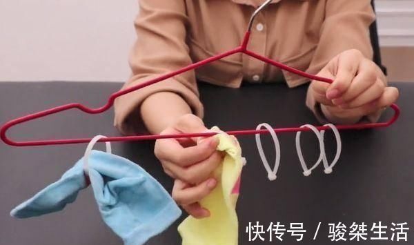 大烦恼|衣架上绑几个扎带,放在阳台太厉害了,解决了很多家庭的大烦恼
