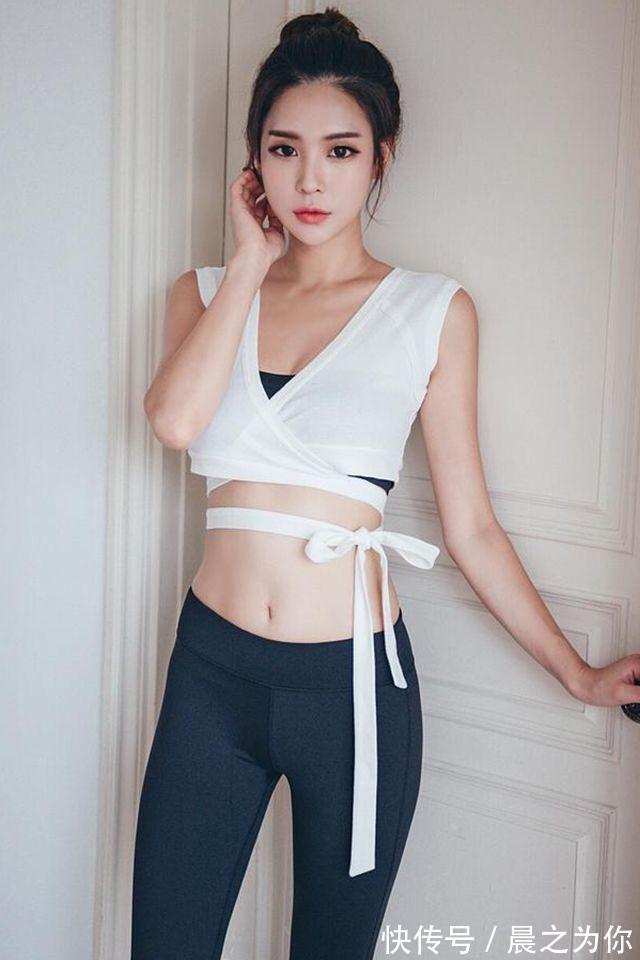 气质 -紧身打底裤美女,尽显女性的优雅气质,自然地提升了女人味