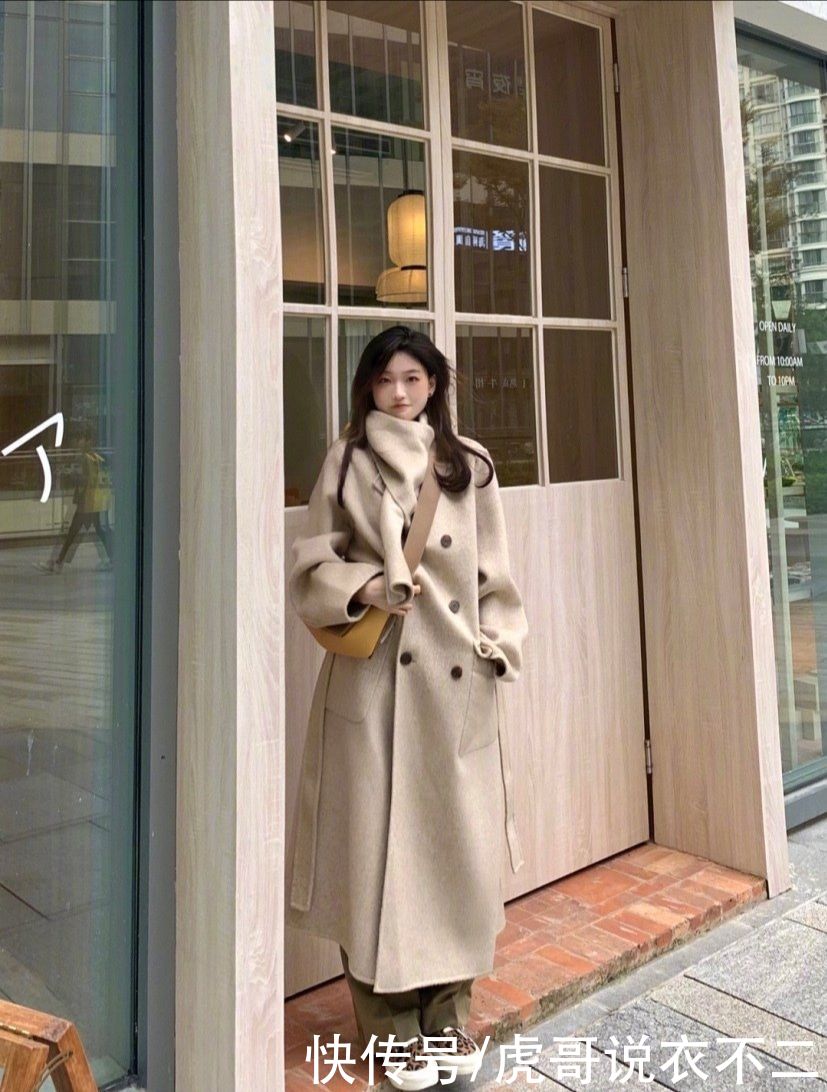 懂时尚的人都在穿的大衣，比羽绒服更优雅，超适合30岁女人