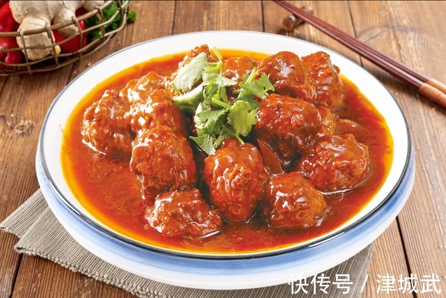 萝卜和它一起炖，味道特别鲜！热腾腾端上桌，营养下饭，吃完暖和