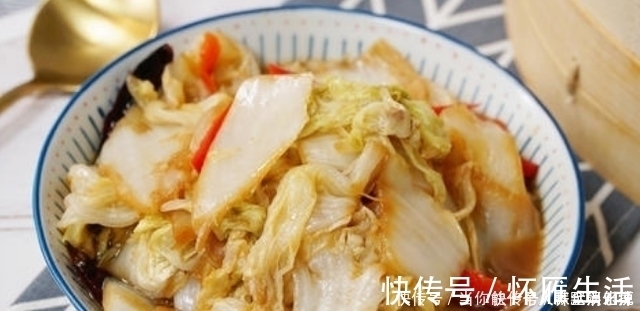 爽脆|炒白菜时,牢记“3窍门”,白菜炒好爽脆可口,和饭店的一样好吃