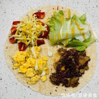开胃解腻快手早餐之芝士蔬菜饼，一盘可不够