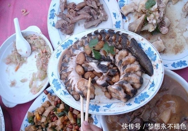 难得一见的乡村酒席,场面震撼