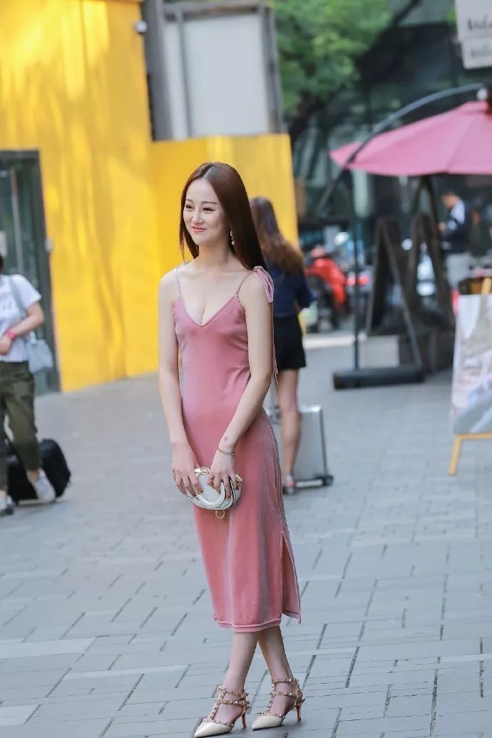 气场|女人穿搭高跟鞋,带给自己更加自信的气场