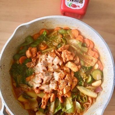 #暖冬酱在手，嗨吃部队锅#韩式辣炒鸡
