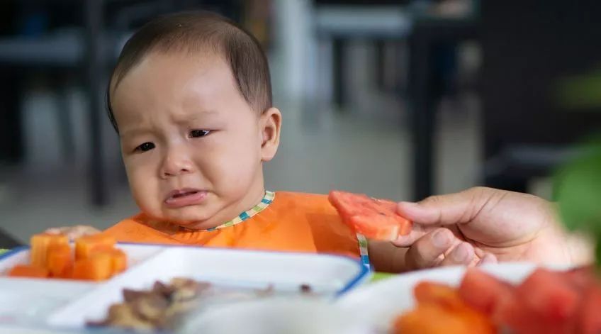 重视|这些“毁娃式”喂饭方法，正在慢慢地摧毁孩子的肠胃，父母要重视