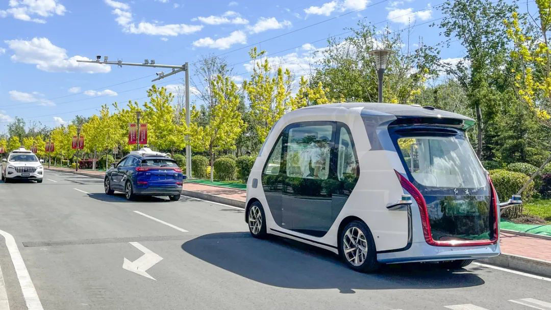 52.7|中国一汽推进红旗无人驾驶示范应用,计划投放运营百辆智能车