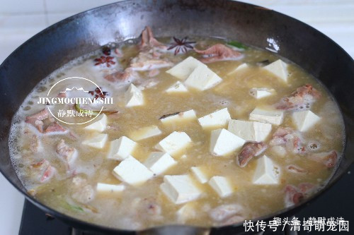  牛盘肠|豆腐和此食材真是天生一对，炖着吃最香，每次炖一锅，汤都不剩