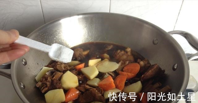饺子料|许多人不知道鸡精和味精谁好实际区别还挺大，知道后别放错了！