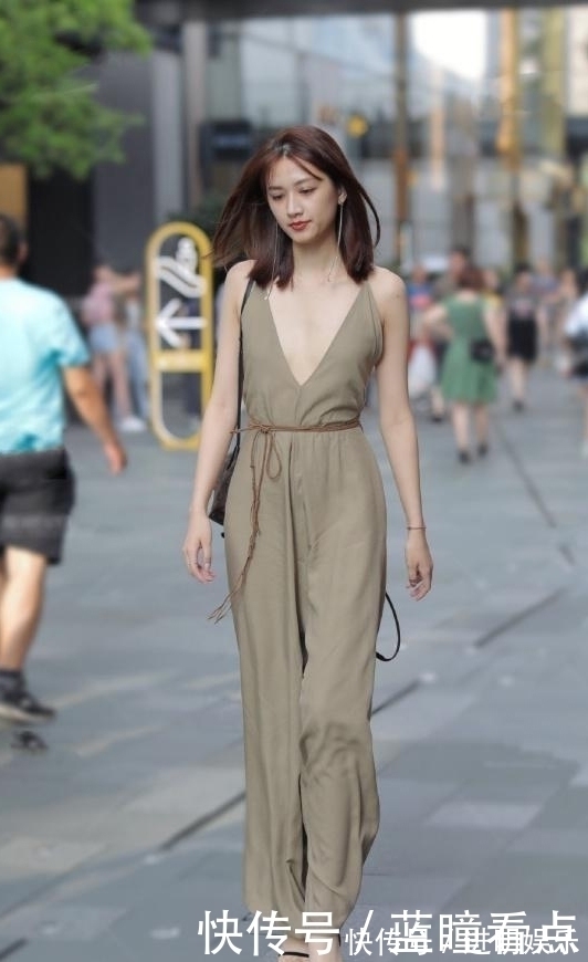 阔腿裤|吊带连体裤搭配高跟凉鞋,时尚又性感的风格,搭配出女神般的气息