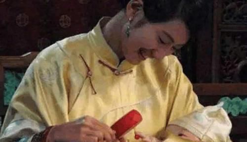 哺乳|古代女人明明自己可以哺乳,官宦之家为何还要请乳娘呢?