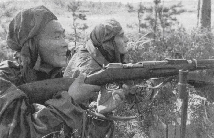 老汉|史上最强的黄种人狙击手：其貌不扬四旬老汉，狙杀367个敌人