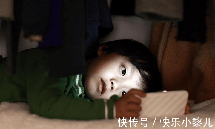 姐弟俩|“你是姐姐应该让着弟弟”,奶奶重男轻女,3年后姐弟俩差距明显