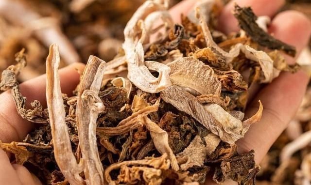 遇到这3种蔬菜多买些,晒干保存起来,冬天用来炖肉蒸包子都好吃