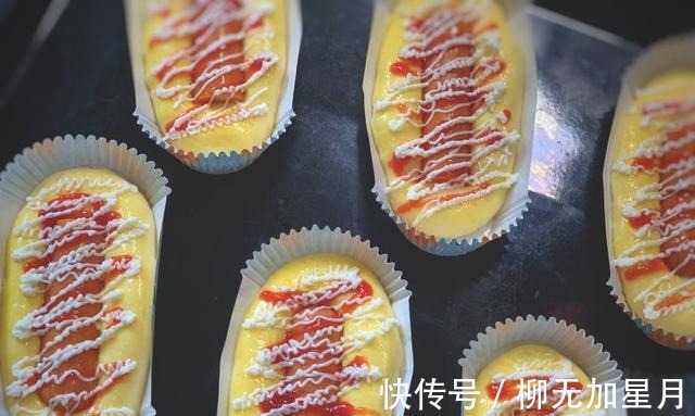 小美烤肠面包！