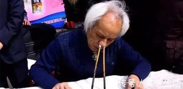 书法!丑书越来越盛行,越丑的书法反而越贵,也让人感到不可思议