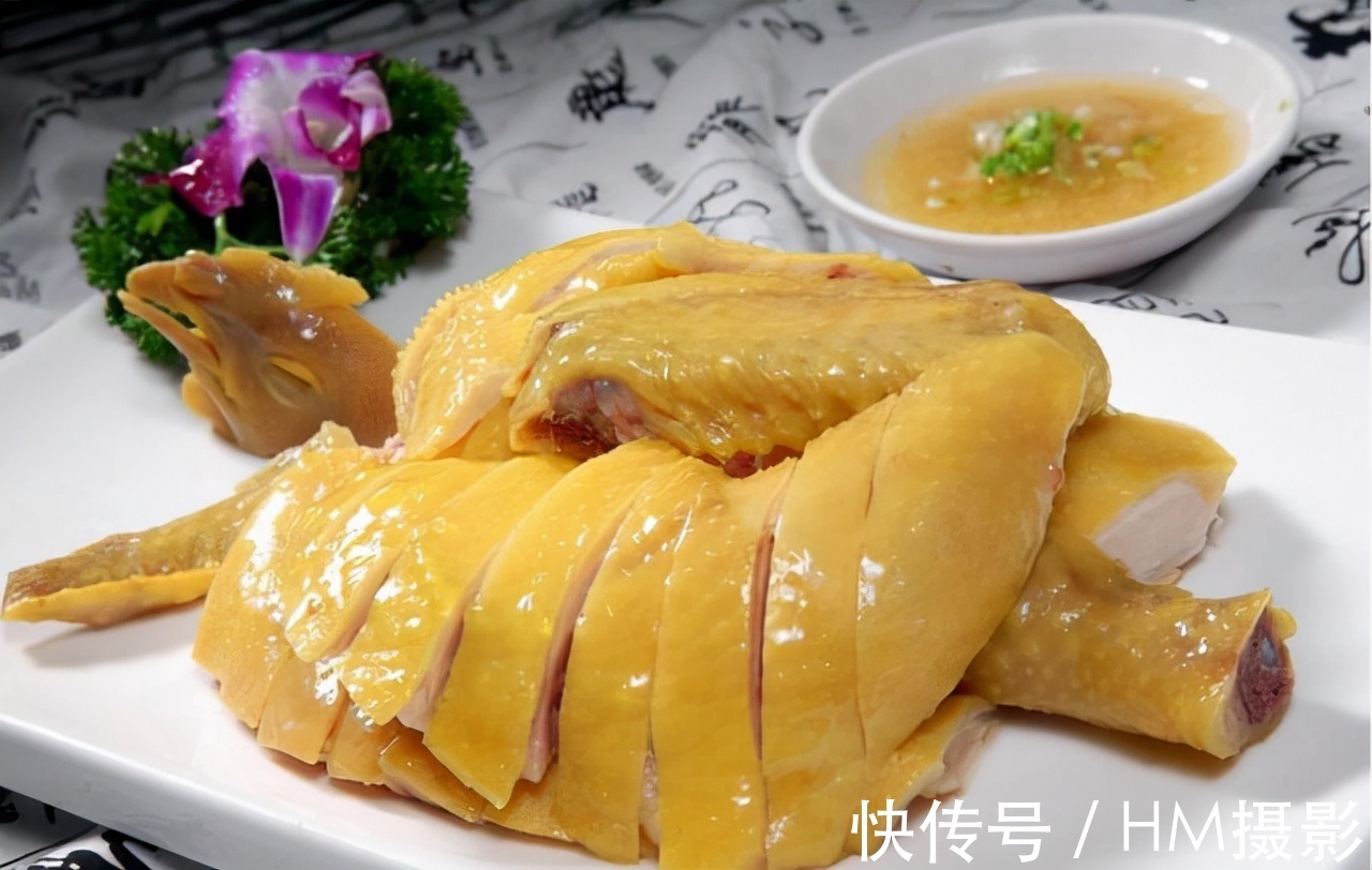 这4菜1汤已备好，荤素搭配做法简单，待客倍有面子