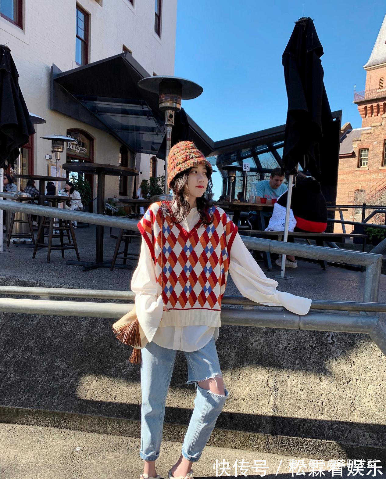 穿衣风格 衬衫的穿搭太单一搭配毛衣马甲时尚感大增,减龄洋气又有个性